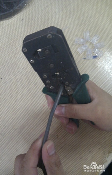 连接同一个无线网的两台电脑怎么共享文件夹-