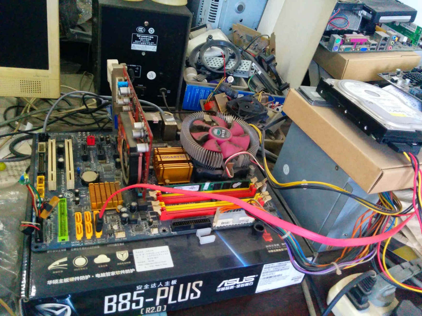 电脑开不了机风扇转一下停一下_电脑主机启动不了风扇转两下就停_电脑风扇一会转一会停